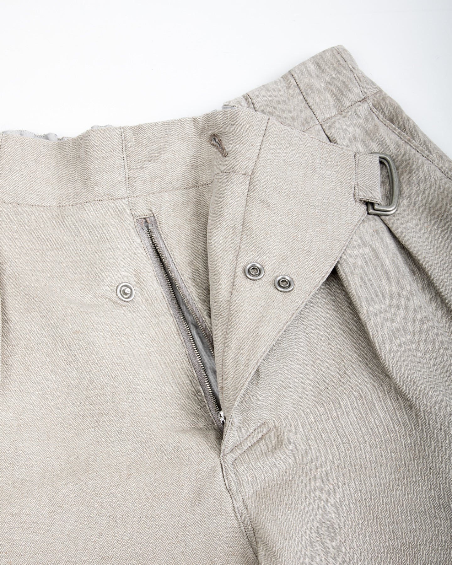 MotivMfg Oblique Shorts - Natural Silk Linen Fine HBT - Standard & Strange