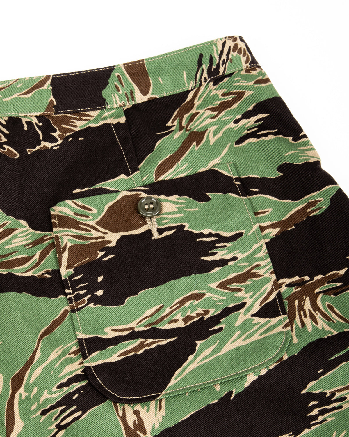 The Real McCoy's Tiger Camouflage Swim Shorts / John Wayne - Green - Standard & Strange