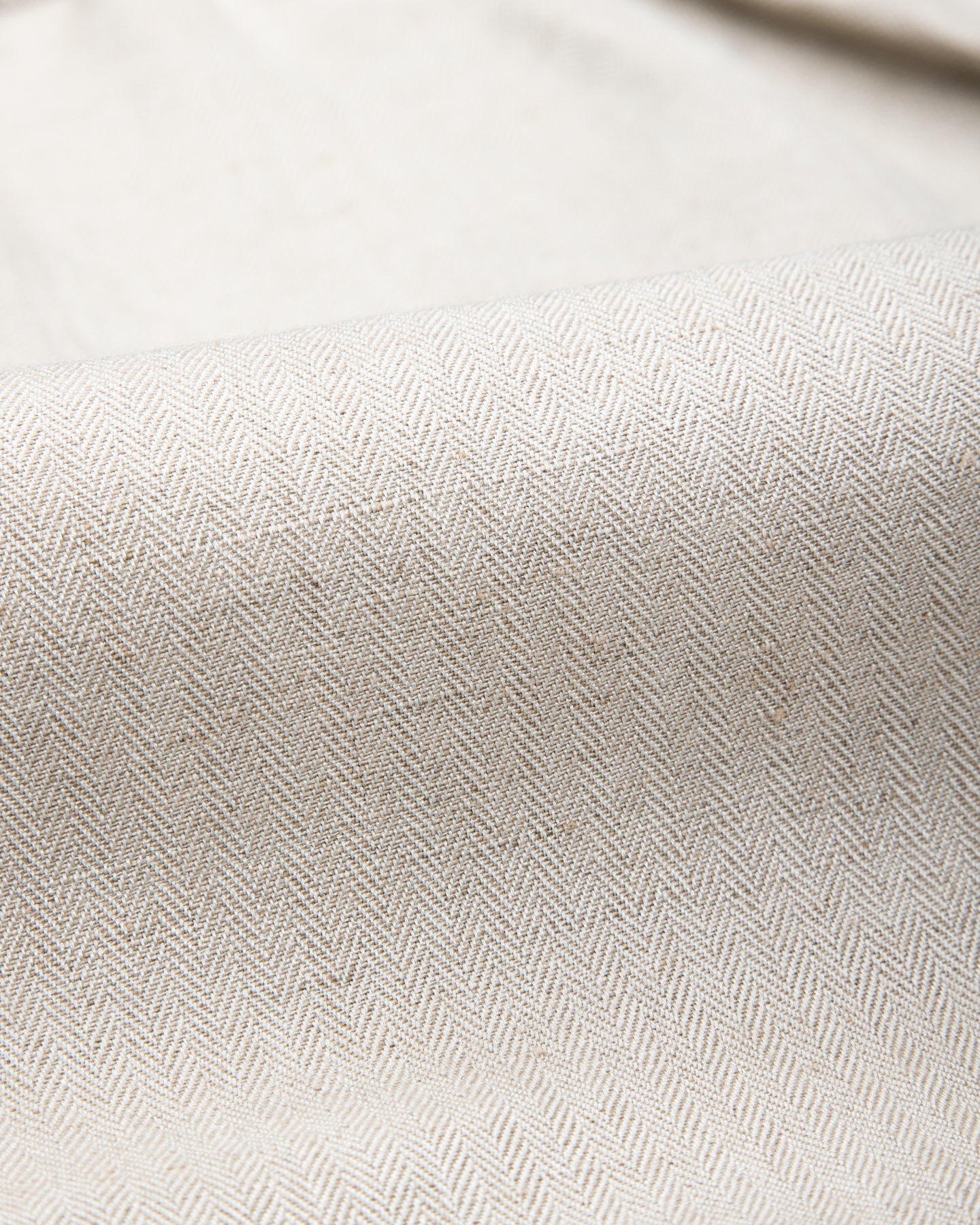 MotivMfg Oblique Shorts - Natural Silk Linen Fine HBT - Standard & Strange