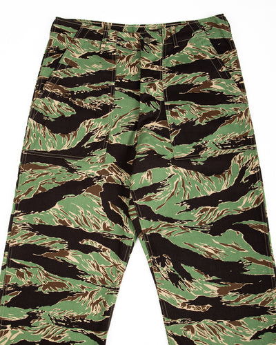 The Real McCoy's Tiger Camouflage Civilian Trousers / John Wayne - Green - Standard & Strange