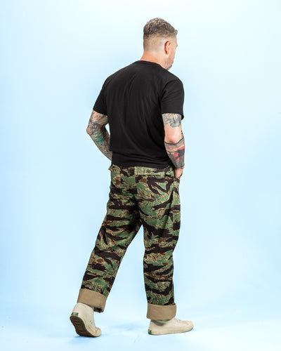 The Real McCoy's Tiger Camouflage Civilian Trousers / John Wayne - Green - Standard & Strange